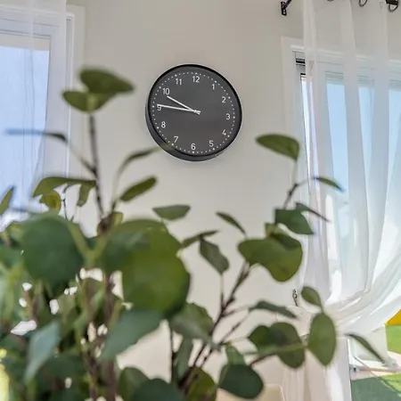 Makenzy Seaview Penthouse Apartment Larnaca