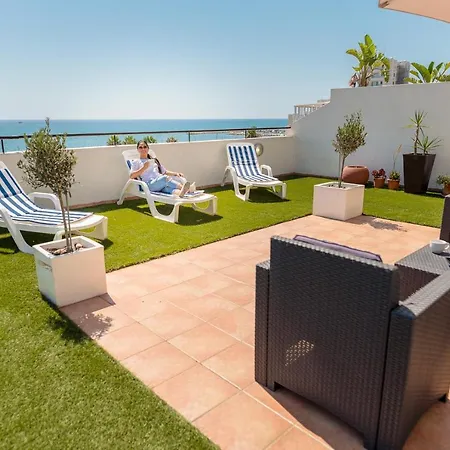 Makenzy Seaview Penthouse Apartment