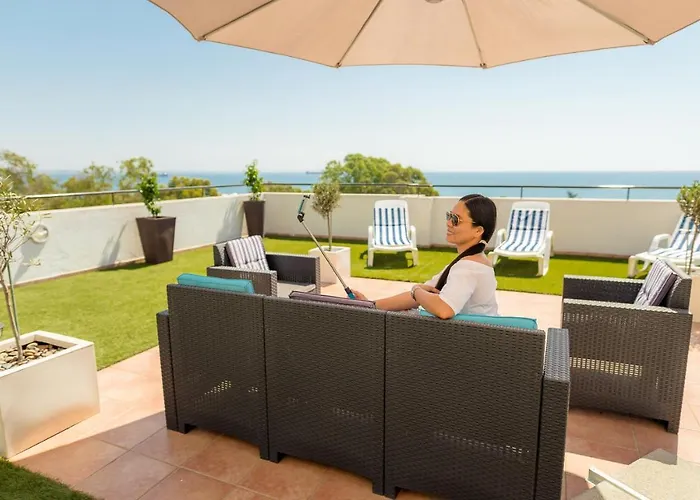 Apartmán Makenzy Seaview Penthouse Larnaca