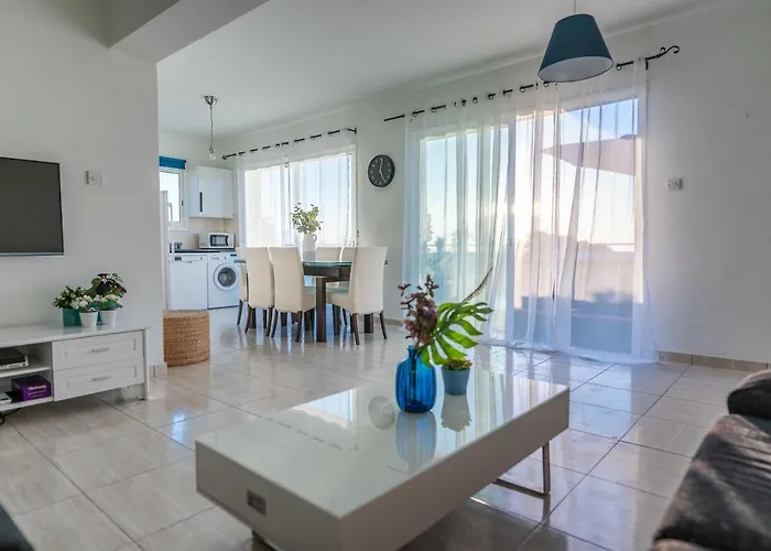 Makenzy Seaview Penthouse