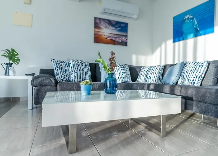 Makenzy Seaview Penthouse 아파트 *