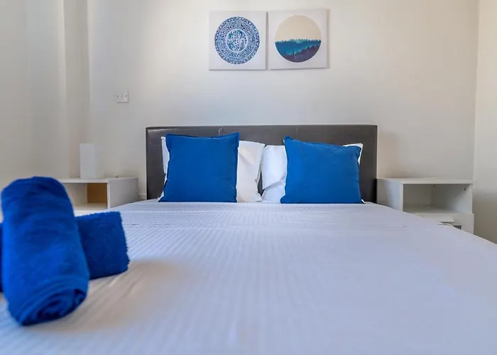 Makenzy Seaview Penthouse דירה